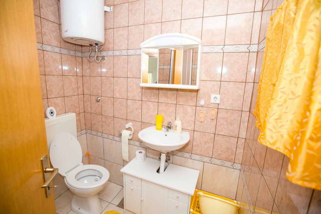 Apartmani Cindric Карлобаг Екстер'єр фото
